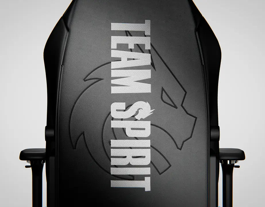 From the surface you touch to the structure beneath, every material is carefully selected for performance and longevity. The chair features next-generation eco leatherette that delivers a luxury feel comparable to premium leather, while offering enhanced durability and sustainability. Paired with ultra-soft memory foam and a reinforced internal structure, it achieves the perfect balance of comfort, strength, and endurance.